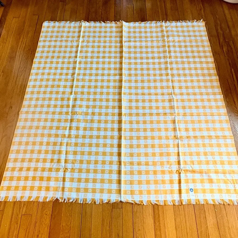 Vintage Blind Artisans Vermont Tablecloth 58” Yellow Gingham Daisy Fringe